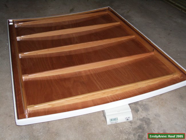 y56-the roof now wieghts about 20kg, so should finsh at about 22kg with the hand rails.JPG